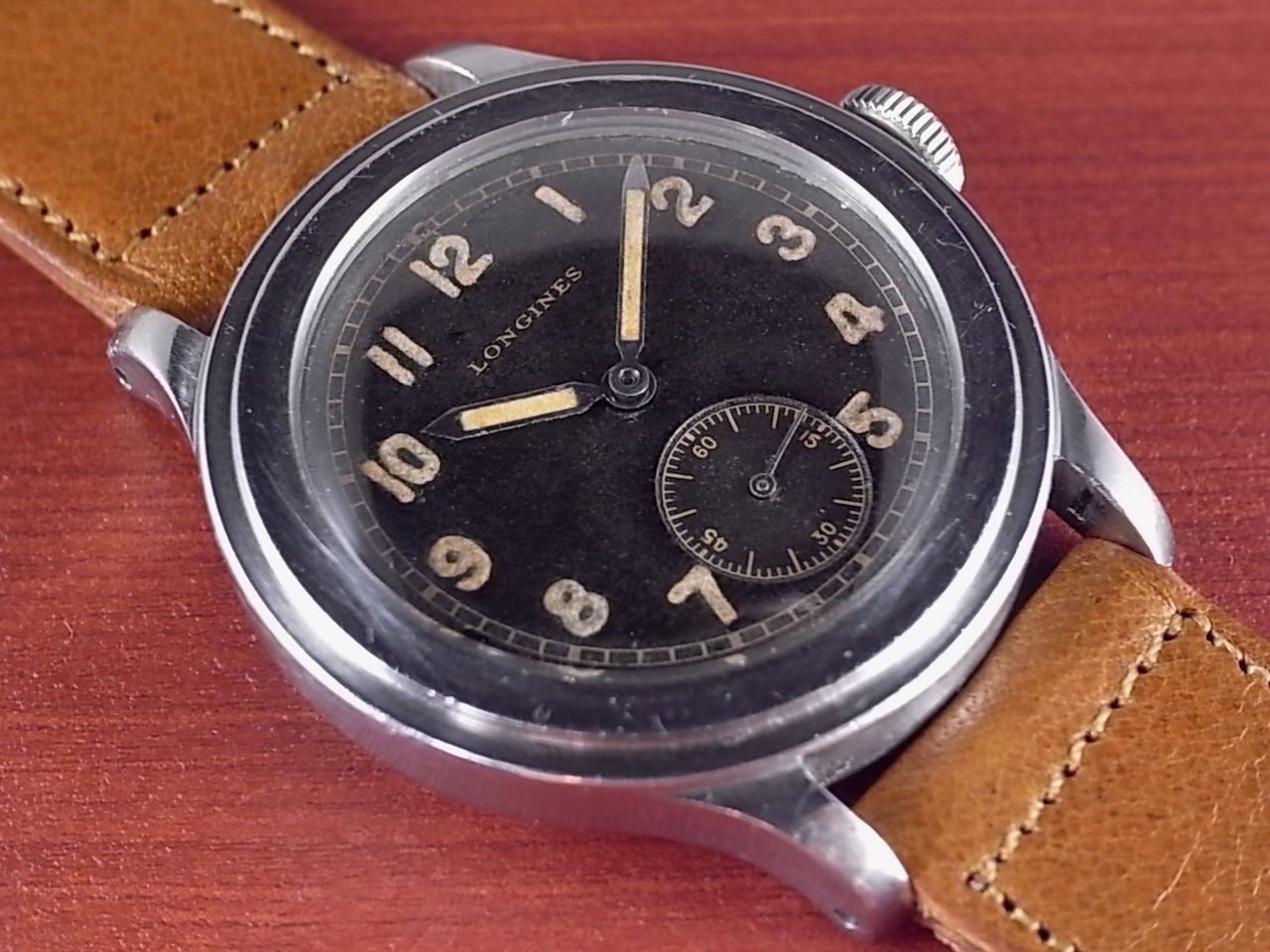 ロンジン 35mmワイドステップベゼル トレタケ ブラックダイアル 1940年代のメイン写真